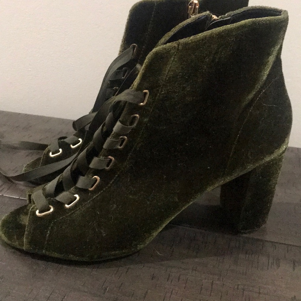 Lace booties